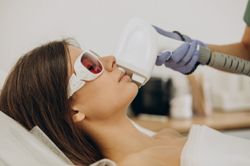 Laser, luz intensa pulsada ou ultrassom microfocado: qual a diferença?